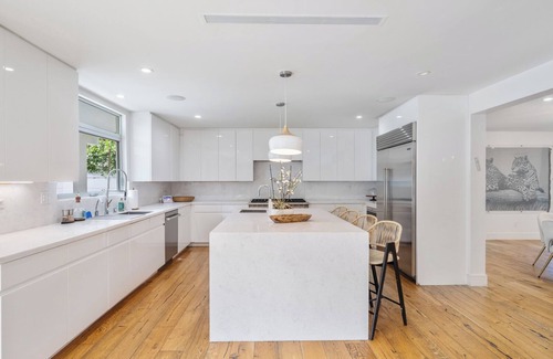 Beverlywood House | Beverly 6BR Oasis w/Pool & Spa