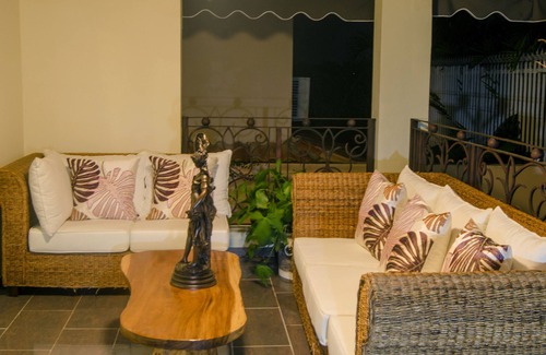Nuevo Arroyo Hondo House | Beverly Hills Residencial II