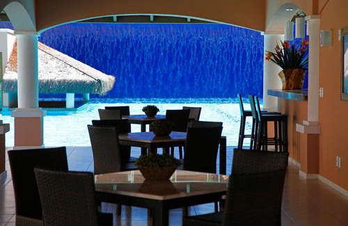 Porto das Dunas Apartment | Beverly Hills Residence