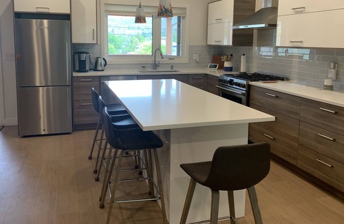 Okanagan-Similkameen House | Bevies Casa A Wine Getaway, Come explore the Deep South of the Okanagan