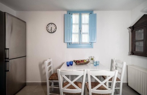 Kamari Villa | BH100 - C - Villa Santorini