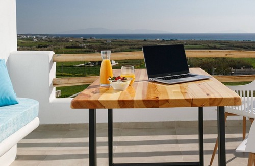 Mikri Vigla Villa | BH438 - C - Suite Naxos