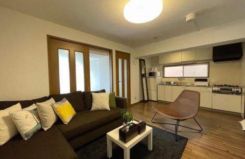 Hiroshima City Centre Apartment | bHOTEL Dai3Himawari - 2BR good for 6PPL overlooking Peace Park with WIFI!