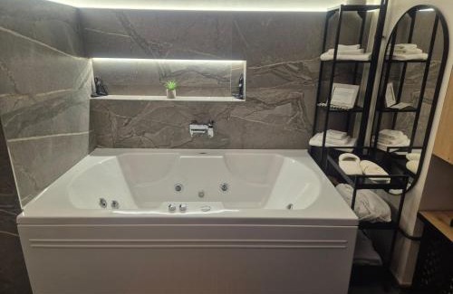Novi Beograd Apartment | Biblioteka Spa Suite