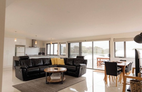 Bicheno Apartment | Bicheno Sands- space and the sea