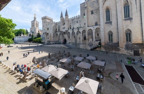 Avignon City Centre House | Bien D'exception en Face du Palais des Papes