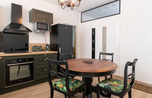 Avignon City Centre House | Bien D'exception en Face du Palais des Papes