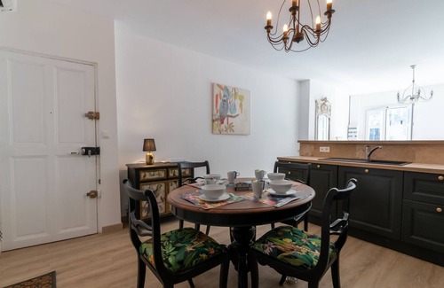 Avignon City Centre House | Bien D'exception en Face du Palais des Papes