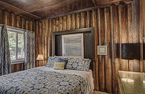 St Germain Cabin | BIG! 5 BDRM- 3BA Log House, Big St Germain Lake, SLEEPS 10, outside bar, beach