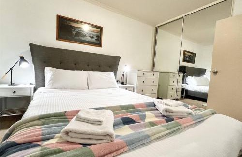 North Adelaide House | Big Apartment Free Wifi Gated Parking Aircon