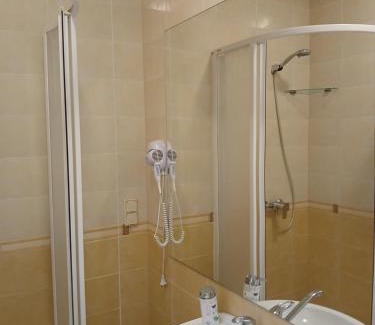 Liberty Avenue Apartment | Big apartment in city center