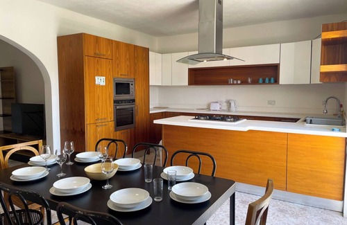 Msida Apartment | Big Apt 4 bedroom Gzira 10min by walk to the sea