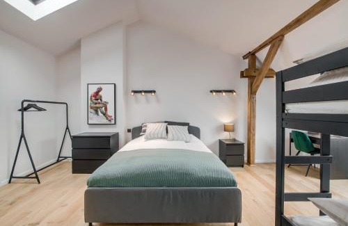 Centrs Apartment | Big Design Apt - Sleeps 12 - Best Location
