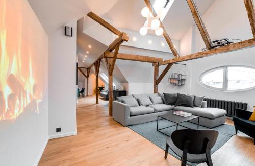 Centrs Apartment | Big Design Apt - Sleeps 12 - Best Location