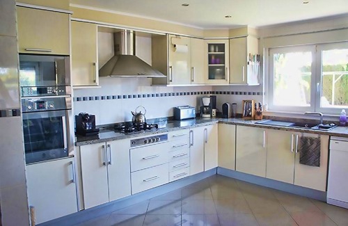 La Canyada dels Pins Villa | BIG DISCOUNT JUNE & JULY- Valencian Villa Beach City. Waterfall Pool and Jacuzzi