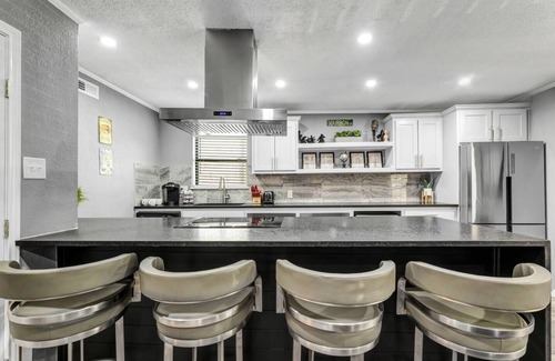 College Station Apartment | Big Easy: 2 Bedrooms, 2nd floor, Walk to A&M, Comfy King Beds