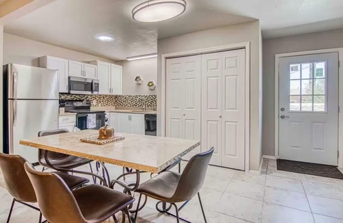 El Paso House | Big Family? West, Come on and enjoy all duplex A+B
