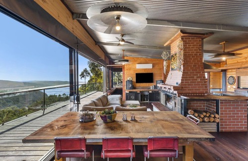 Big Hill House | Big Hill Rustic Retreat