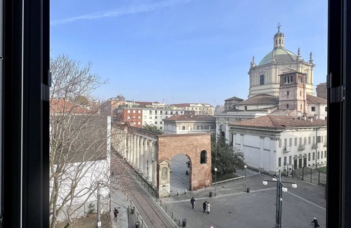 Centro Storico House | BIG Historical Colonne