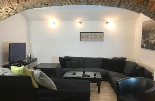 Vrsovice Apartment | Big Homebase with Billardtable