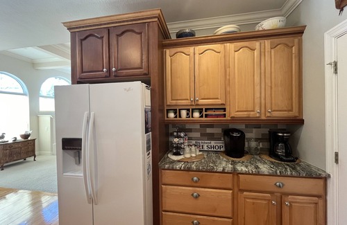 Roach House | BIG ISLAND TIME Lakefront Family Vacation Home-4Bd-4BA-Sleeps 15-Cove-Dock-Slip