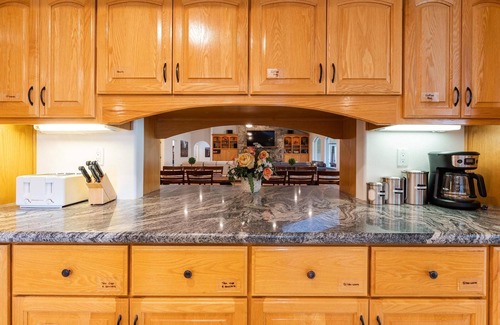 Oakhurst House | Big Oak Manor w/movie theater, hot tub, sleeping for 20!