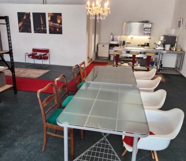 Reick Apartment | BIG ONE EVENT LOFT Gastro Kitchen, 200qm, up to 6 beds