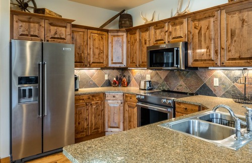 Big Sky House | Big Sky condo with private hot tub, fireplace & 360 degree views