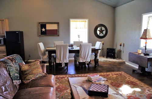 Doss House | Big Sky Guest House, 2bd, 1bath, Enjoy the stars in Fredericksburg TX!
