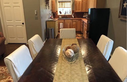 Doss House | Big Sky Guest House, 2bd, 1bath, Enjoy the stars in Fredericksburg TX!