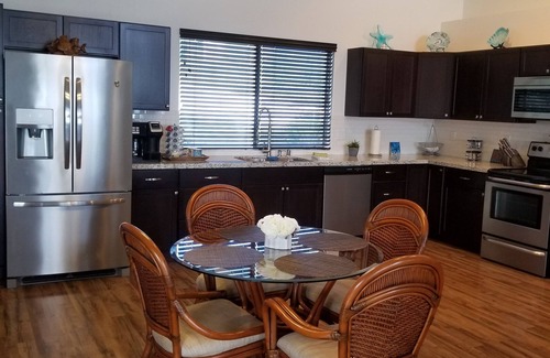 Ocean View House | Big Spacious Elevated View Home, Minutes to VNP,nMyra's Blue Hawaii House