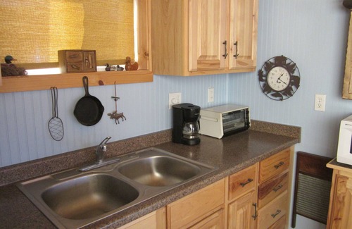 Bigfork Cabin | Bigfork Cozy Cabin for Two