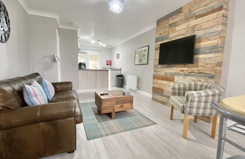 Driffield House | Bijou Abode::charming bungalow, quiet setting, gardens, private parking & cabin.