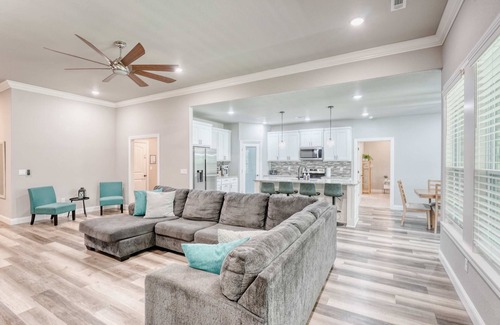 Bella Vista House | Bike-Friendly Retreat w/Fenced Yard & Trails