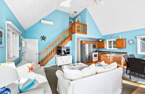 Bonnet Shores House | Bike or walk to Kelly Beach in Bonnet Shores! Bright&Spacious Beach Home!