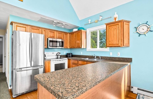 Bonnet Shores House | Bike or walk to Kelly Beach in Bonnet Shores! Bright&Spacious Beach Home!
