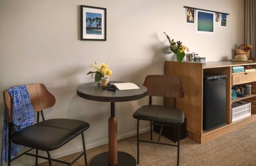 Historic Kailua Village House | Bikes, Yoga Session, Pool & Garden Peace – All You Need for an Island Recharge