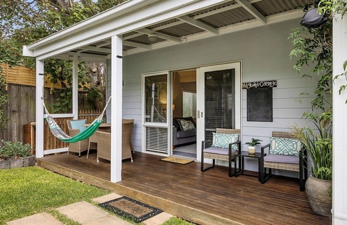 Sorrento Cottage | Bilinga Cottages - Magbird and Wattlebird