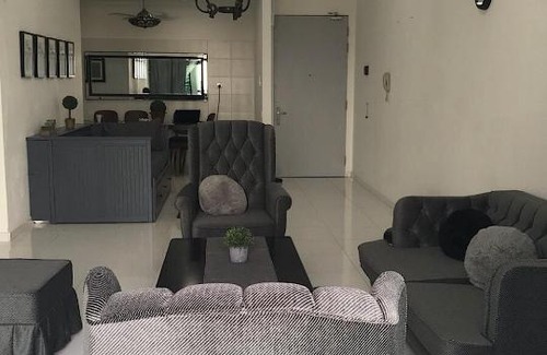 Bukit Indah Apartment | Billa's Crib Skyloft Bukit Indah