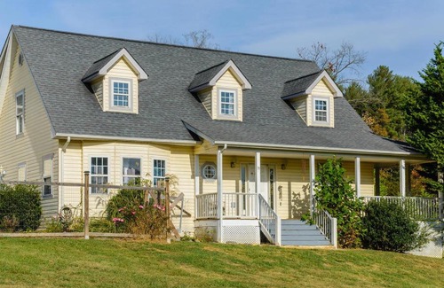 Asheville House | Biltmore Basecamp - MNT Views - 6 King Bedrooms