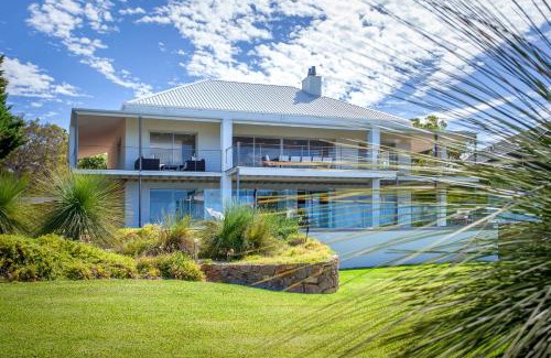 Eagle Bay House | Bilyarra I Private Properties