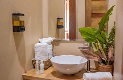 Leticia Hotel | BioHotel Arara River