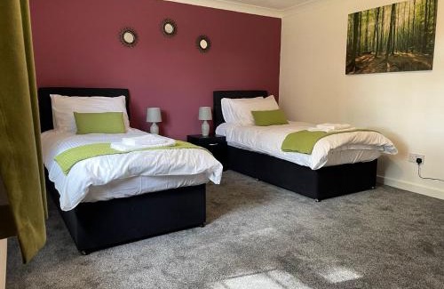 Edgbaston House | Birch, 7 Large Bedrm, Sleeps 14