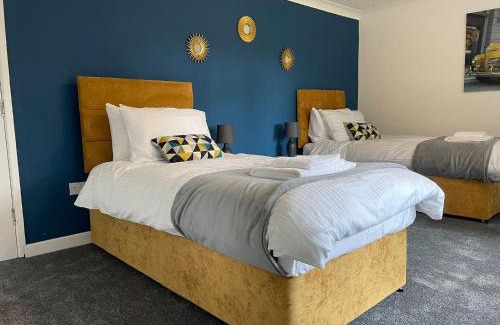 Edgbaston House | Birch, 7 Large Bedrm, Sleeps 14