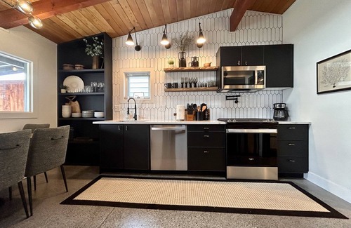 Birch Bay Cabin | Birch Bayside Retreat - AC, Pet Friendly & Close to the Beach! Luxury 2 Bedroom