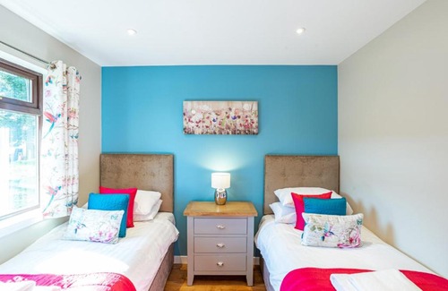 Newton Stewart Cabin | Birch Lodge