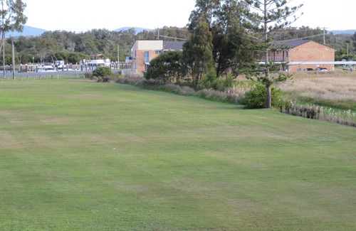 Tuncurry House | BIRCHGROVE TERRACE UNIT 6 - 3 BEDROOM OPPOSITE LAKE AND RESERVE