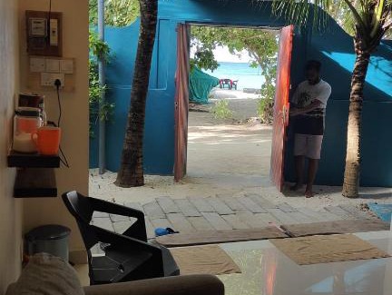Omadhoo House | Bird Beak Beach