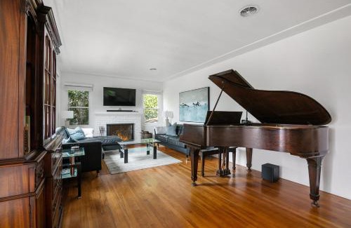 La Jolla House | Bird Rock, La Jolla Whitewater with AC