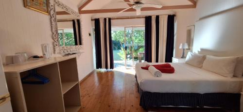 Lopes Other | Bird watchers paradise, peaceful chalet in shaded resort